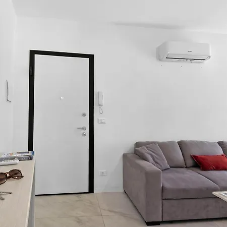 Emilia Sweet - With Balcony And Ac - Happy
